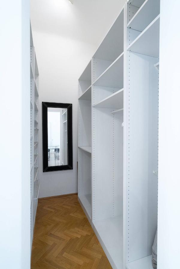 Vienna Residence, Volkstheater - Parliament 외부 사진