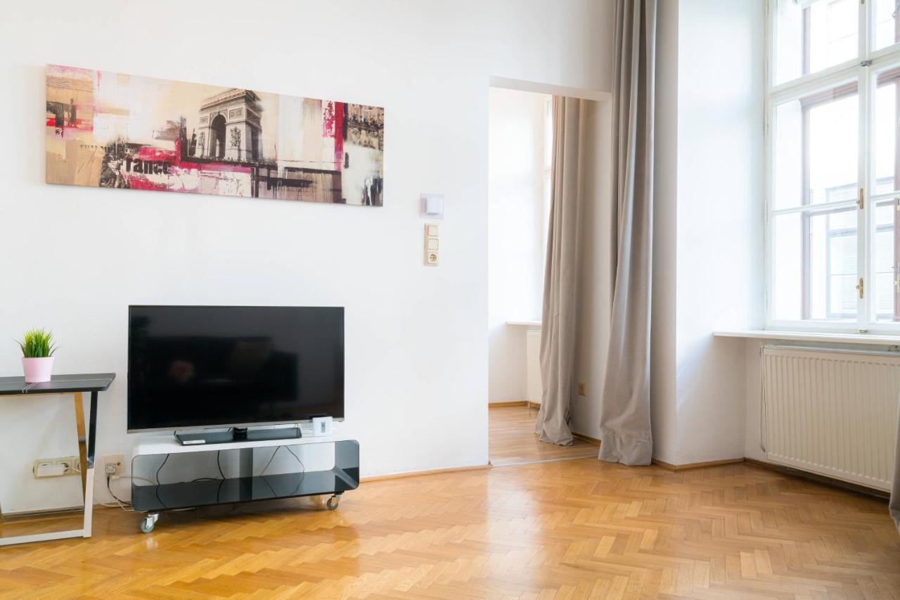Vienna Residence, Volkstheater - Parliament 외부 사진